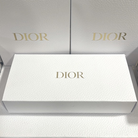 Dior Set - Picture 7 of 7